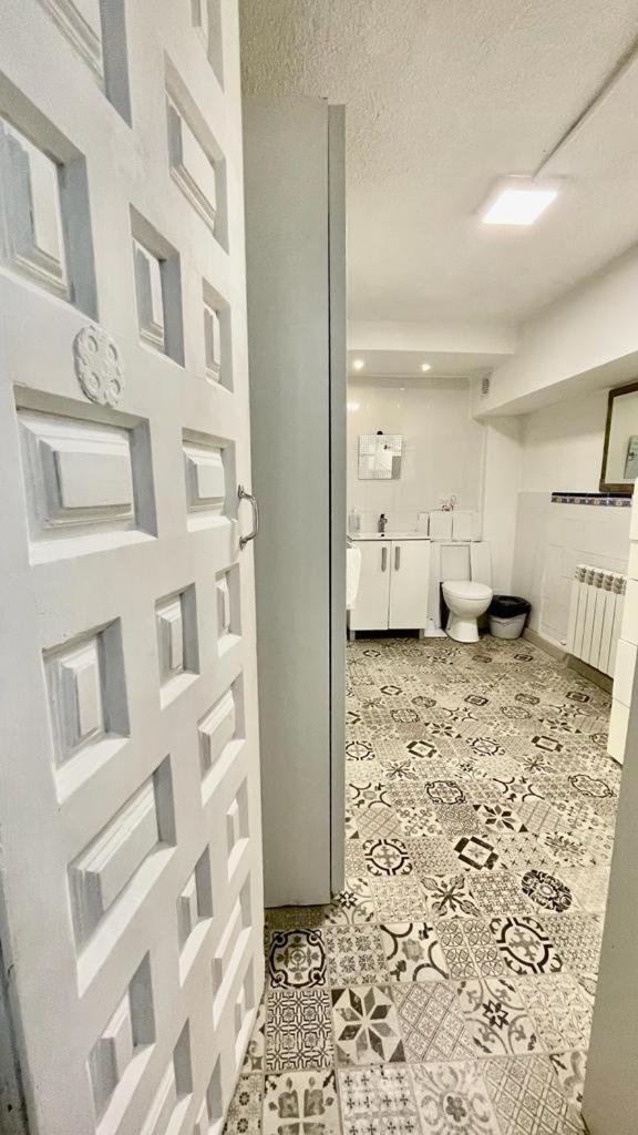 Cool Basement Studio In Hosts House With Private Terrace And Bbq Zizur Mayor Extérieur photo