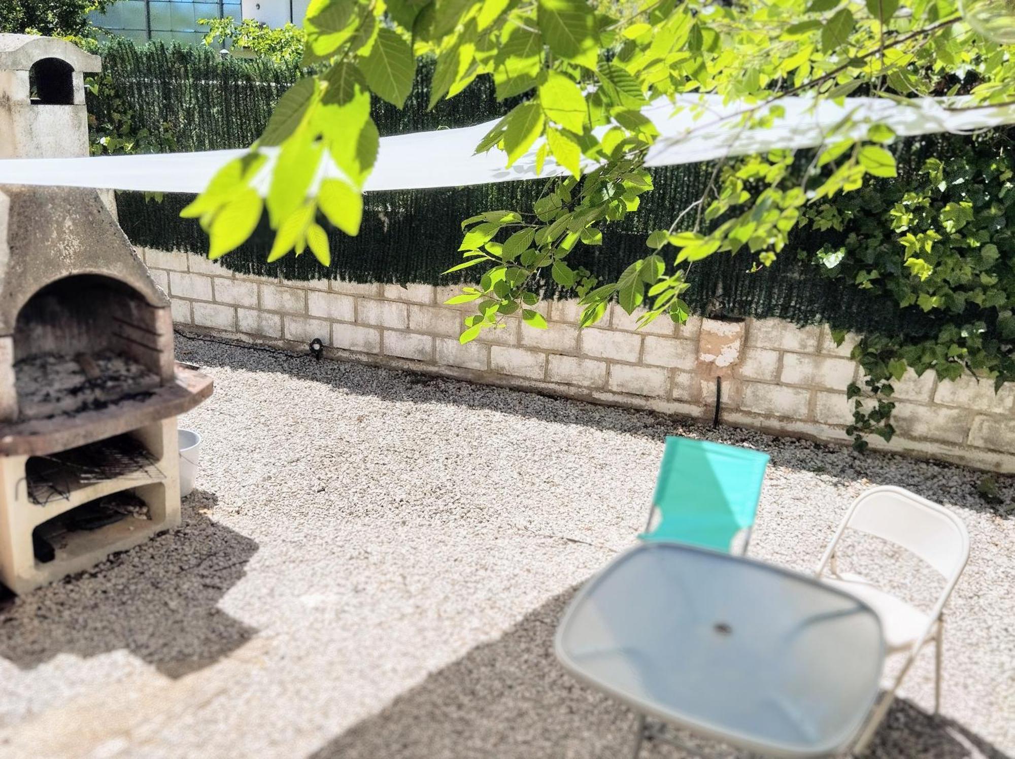 Cool Basement Studio In Hosts House With Private Terrace And Bbq Zizur Mayor Extérieur photo