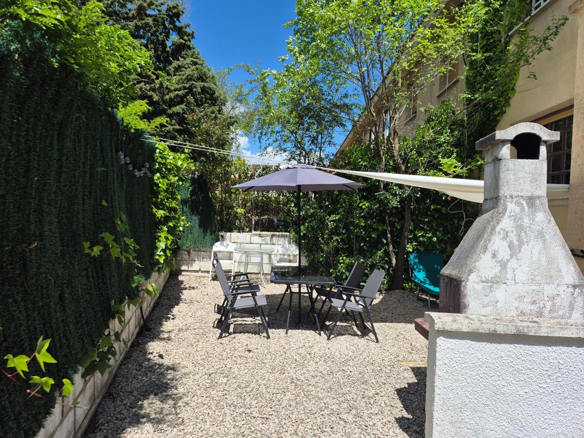 Cool Basement Studio In Hosts House With Private Terrace And Bbq Zizur Mayor Extérieur photo